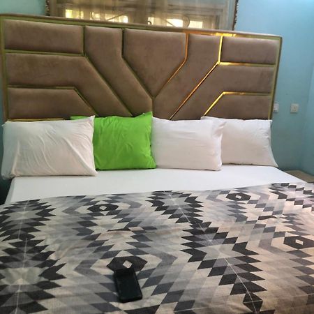 Luxury Place Hotel And Apartments 阿布贾 外观 照片